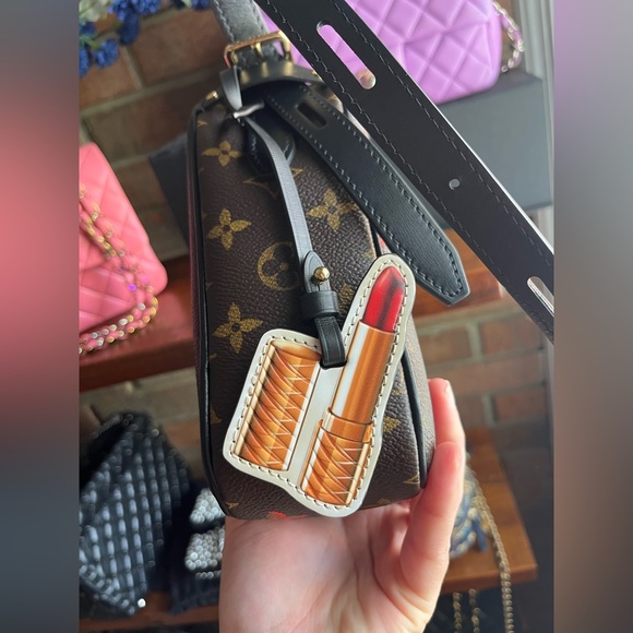 Louis Vuitton Limited Edition Heart Bag - Picture 5 of 12